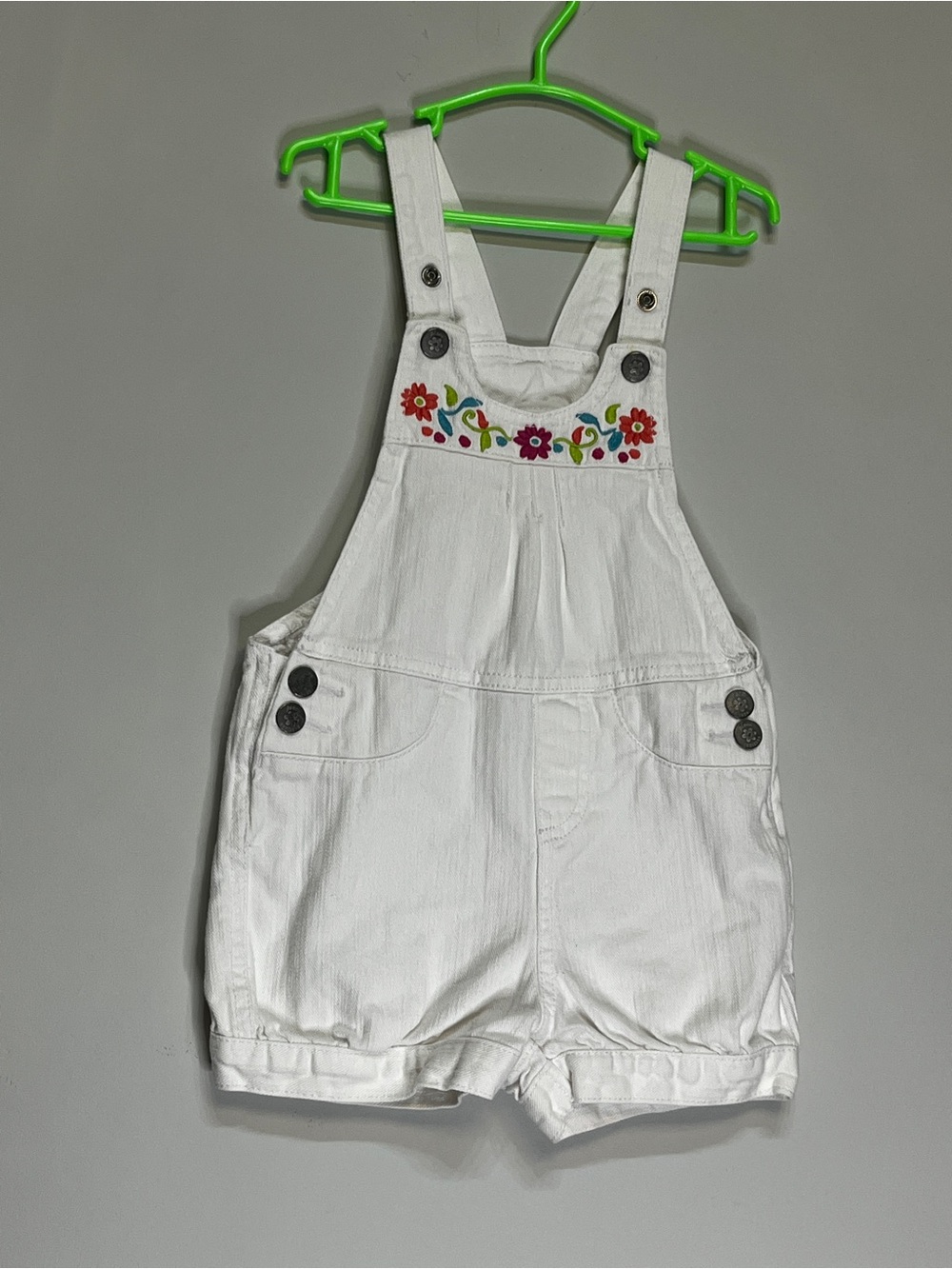 3️⃣ 100% Cotton White Floral Embroidered Short Overalls 3T - Picture 3 of 9